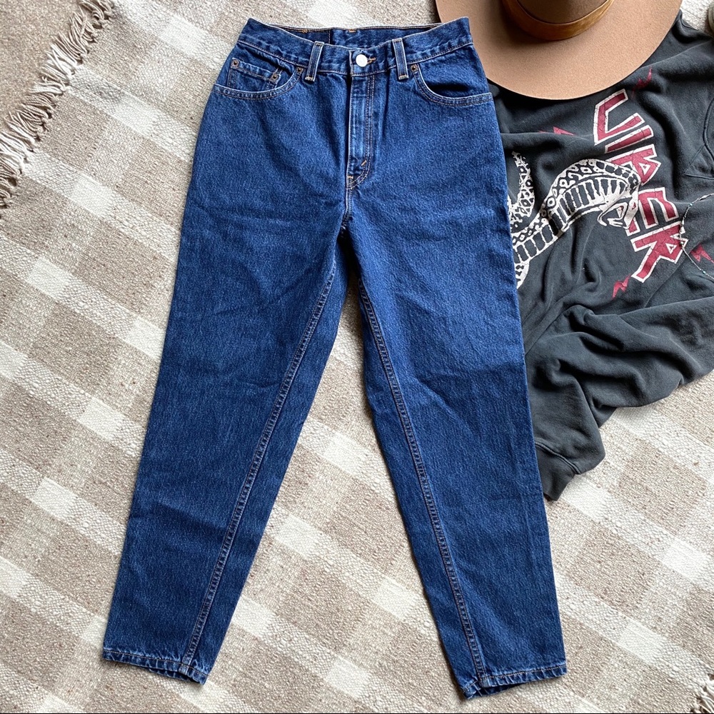 ⚡️Sold⚡️ Vintage Levi’s 26/27 High Waist Jeans - Picture 2 of 4